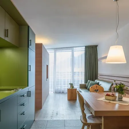 Aparthotel Koenigswarte Strata