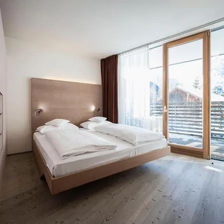 Koenigswarte Strata Aparthotel *