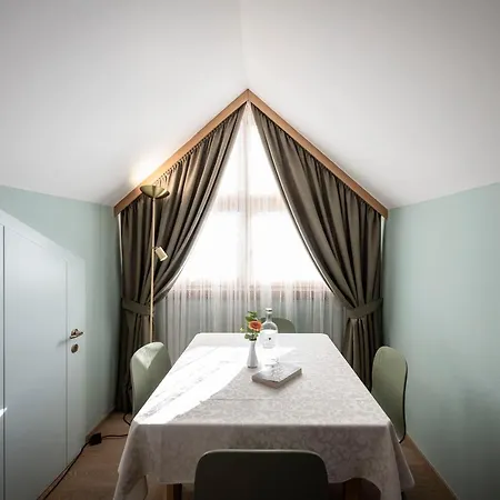 Aparthotel Koenigswarte Strata